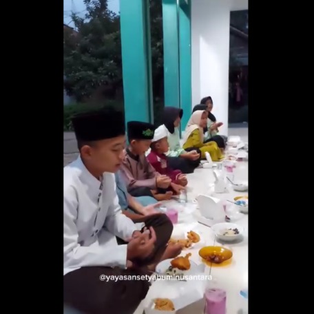 Berbagi Buka Puasa